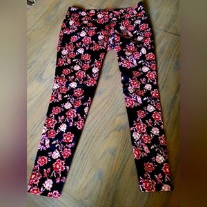 Ann Taylor cropped black with floral asian print pant size 2
